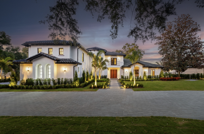 Andria Tagliari afirma que o projeto de design de interiores pode melhorar o investimento em uma vacation home.