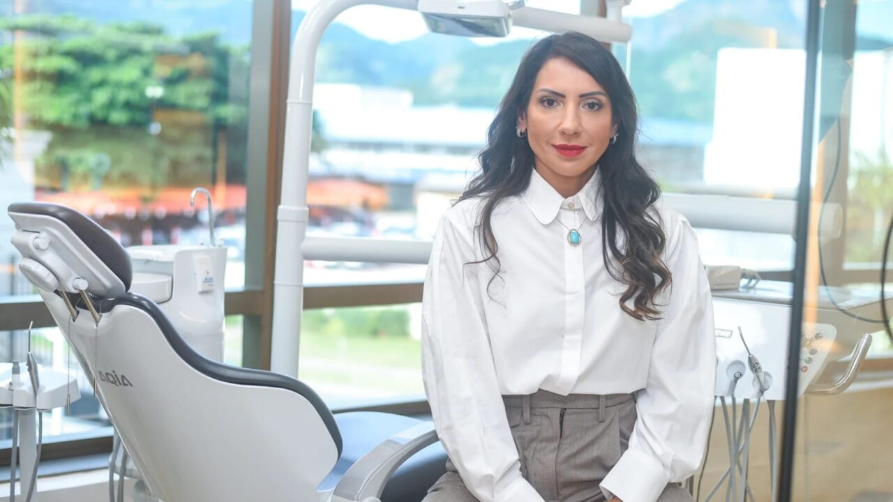 Dra. Andréa Melo
